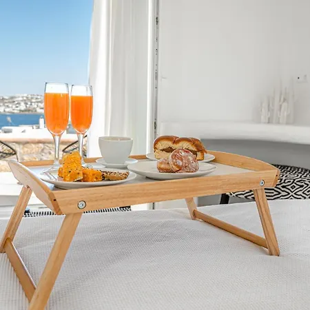 Tohu Mykonos אורנוס